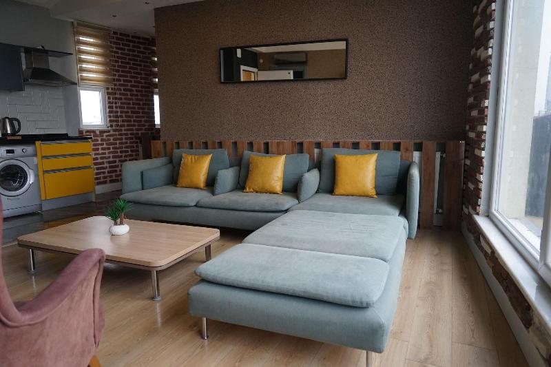 Corner Park Suites image