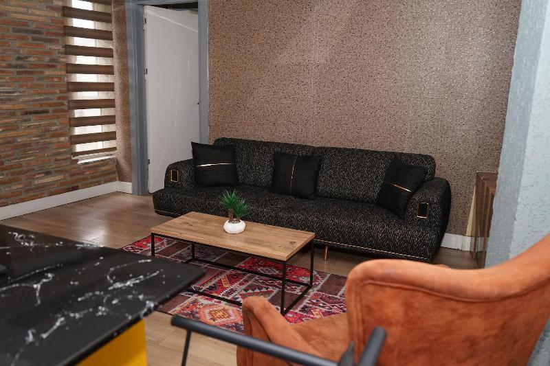 Corner Park Suites image