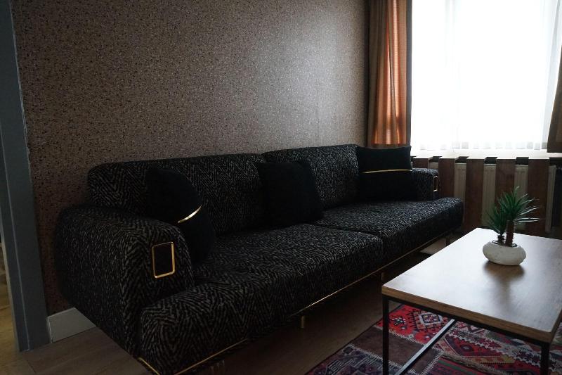 Corner Park Suites image