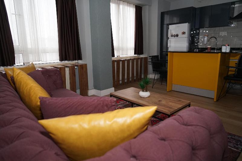 Corner Park Suites image