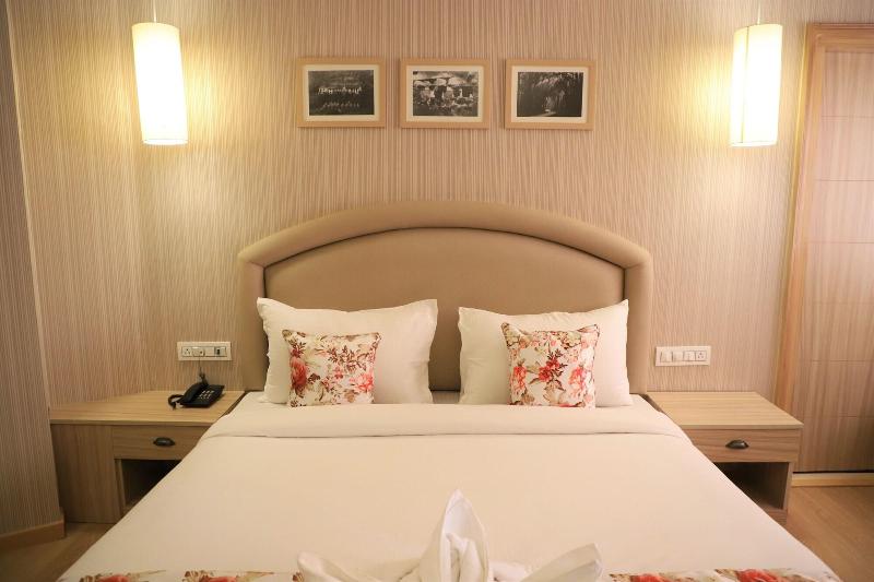 Hotel Mayvilas image