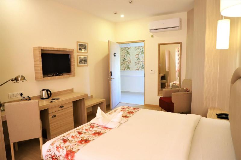 Hotel Mayvilas image