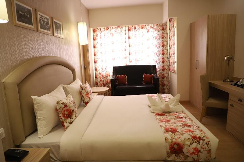 Hotel Mayvilas image