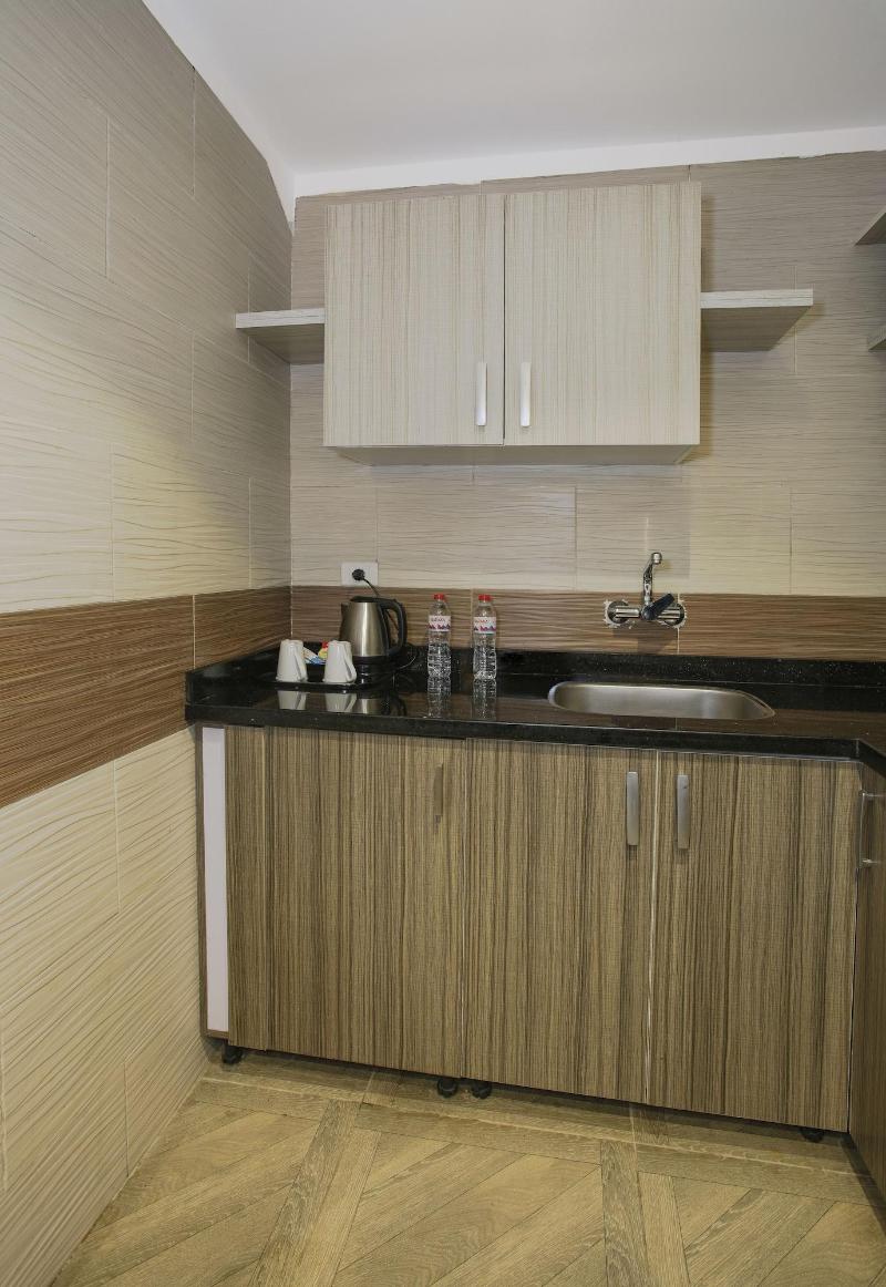 Elite Residence Tulip & Aqua Park image