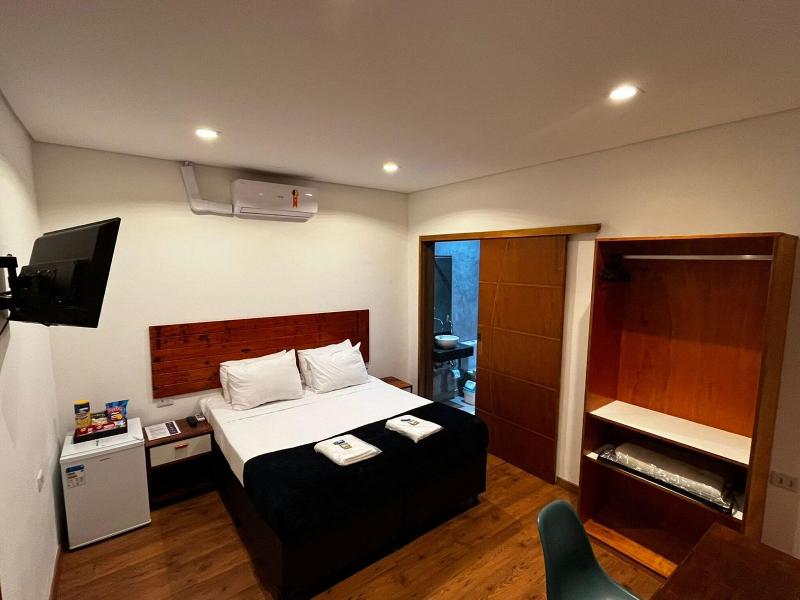 Bistu Hotel image