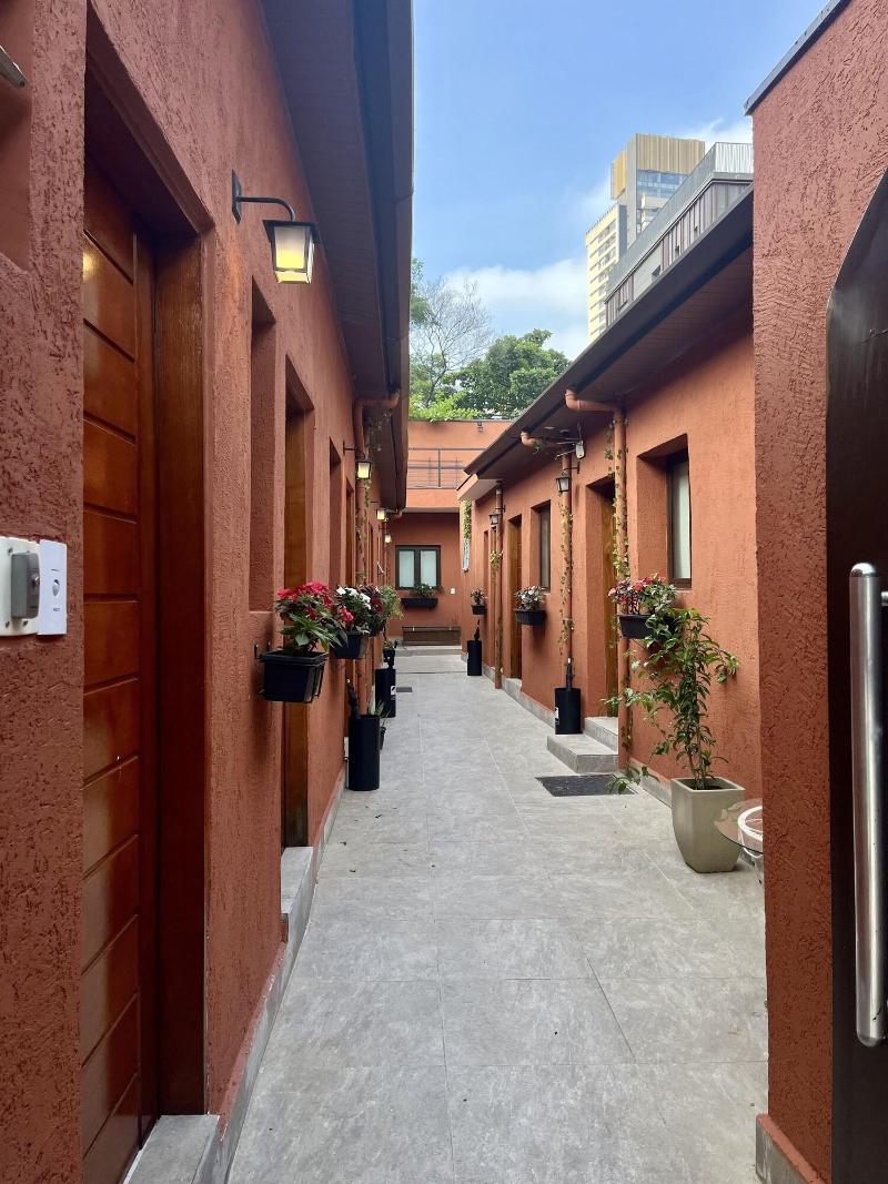 Bistu Hotel image