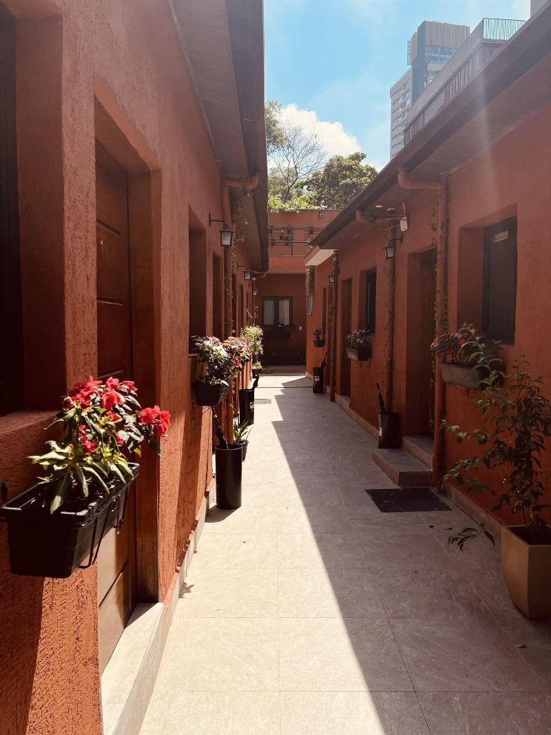 Bistu Hotel image