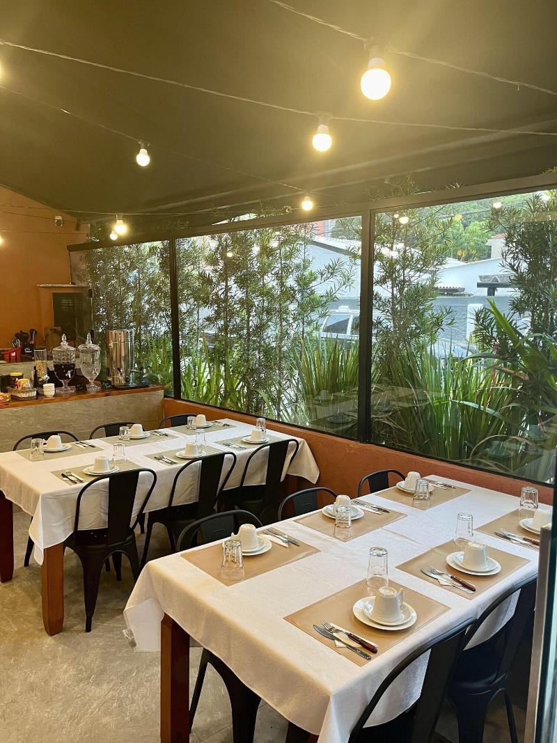 Bistu Hotel image