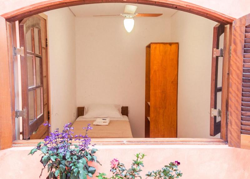 Bistu Hotel image