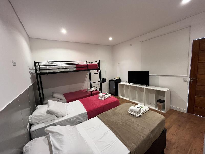 Bistu Hotel image