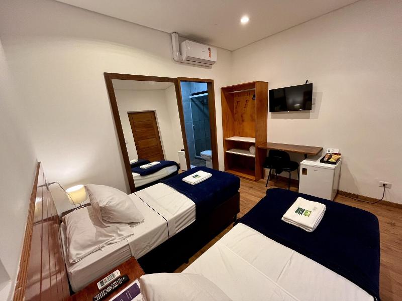 Bistu Hotel image