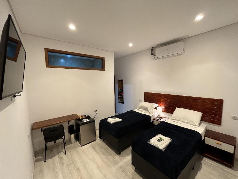 Bistu Hotel image