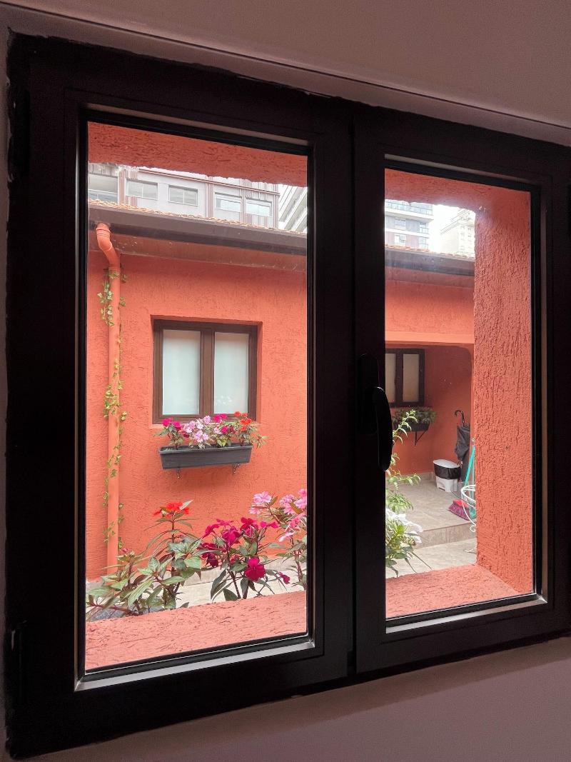 Bistu Hotel image