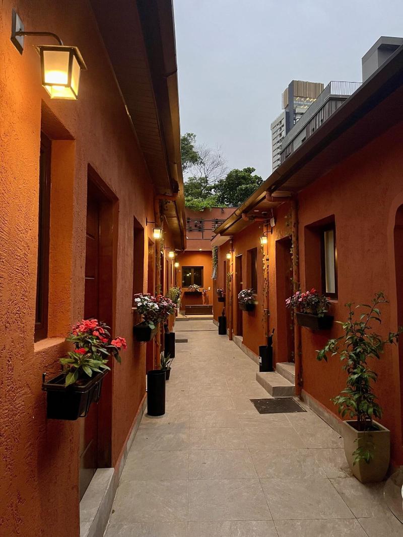 Bistu Hotel image