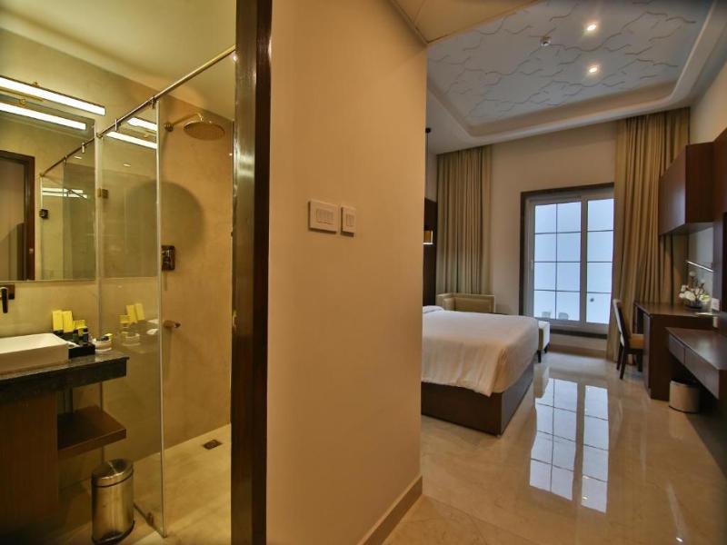 Accord Chrome Airport Hotel image
