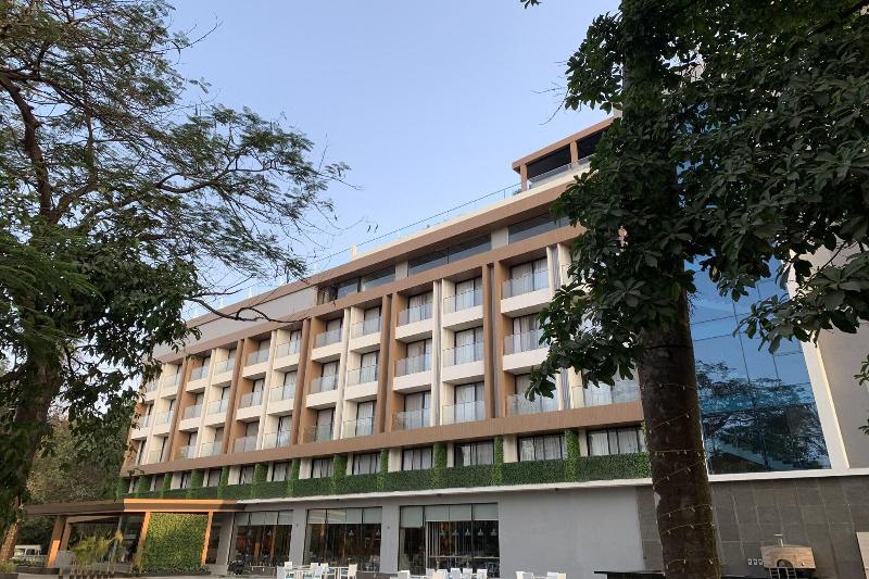 Regenta Sg's Greenotel image