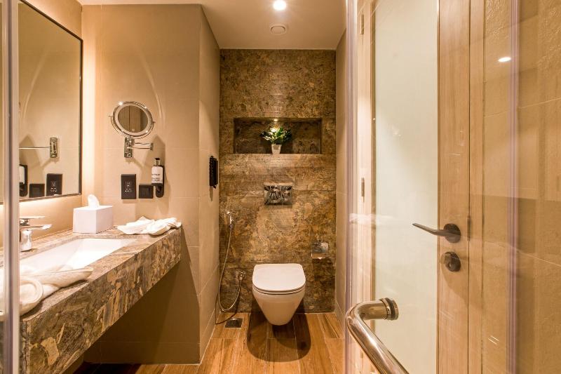 Regenta Sg's Greenotel image