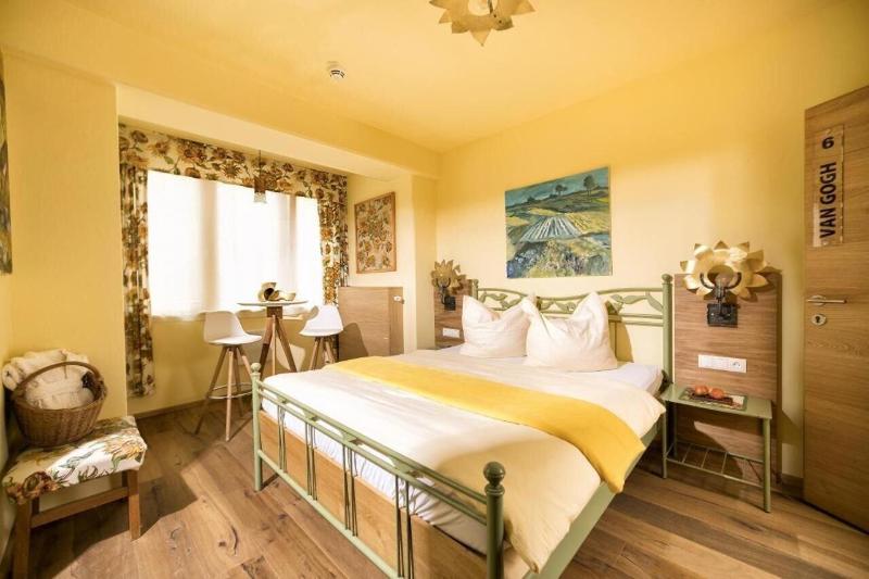 Malerwinkl - Kunsthotel image