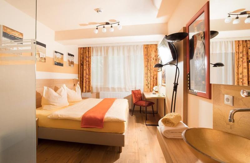 Malerwinkl - Kunsthotel image
