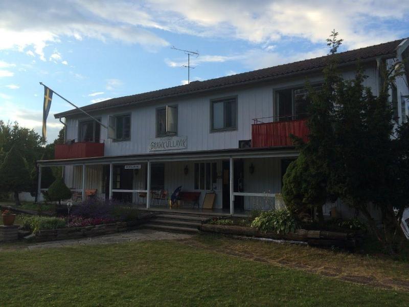 Pensionat Grankullavik image