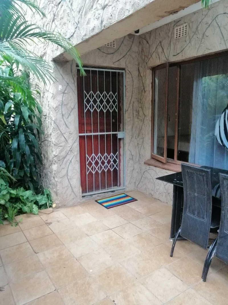 Asante Sana Guesthouse image