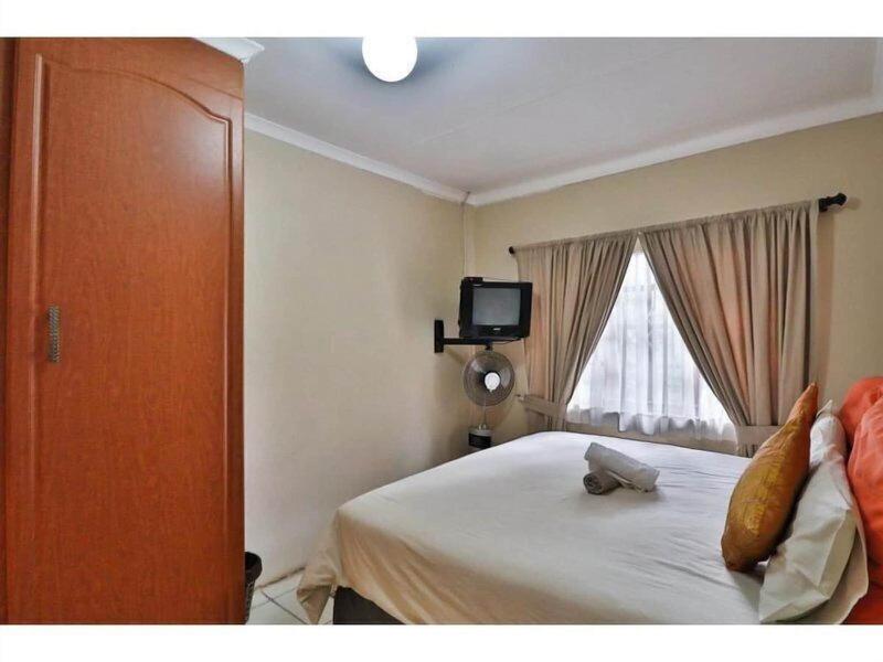 Asante Sana Guesthouse image