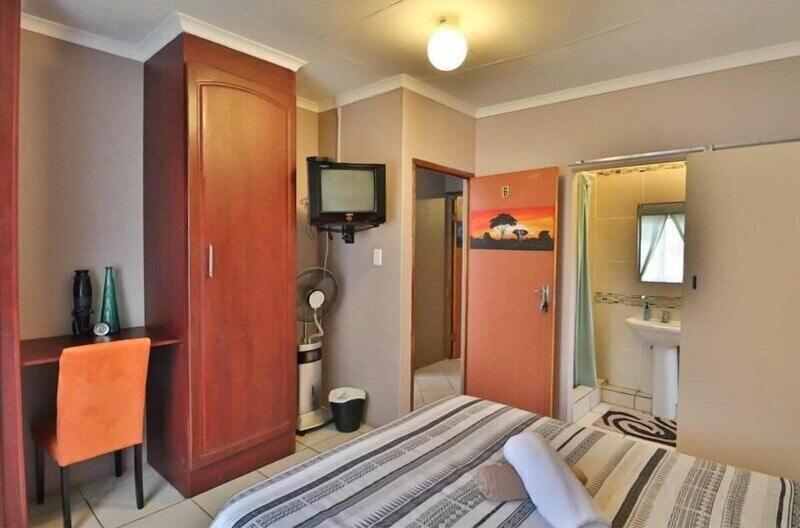 Asante Sana Guesthouse image