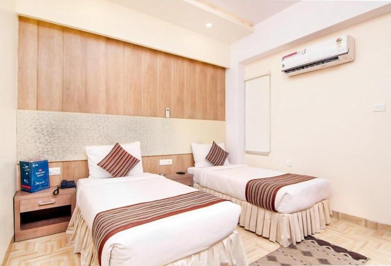 Ratana International image