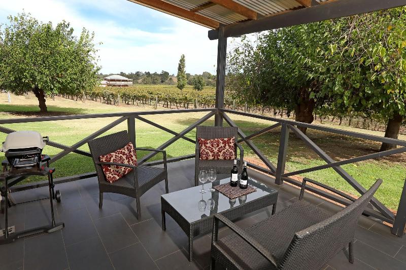 Vineyard Cottage At Upper Reach Winery image