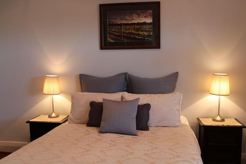 Vineyard Cottage At Upper Reach Winery image