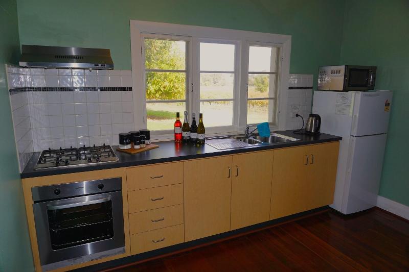 Vineyard Cottage At Upper Reach Winery image