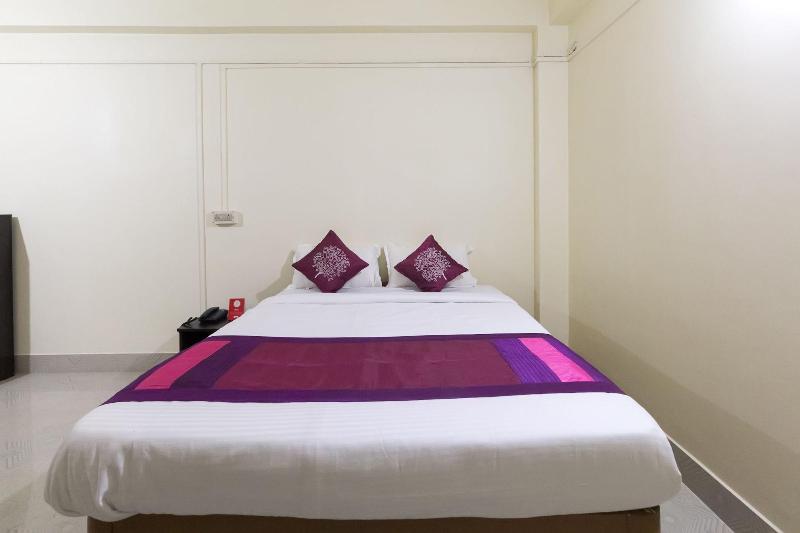 9800 Shree Krishna Guest House image