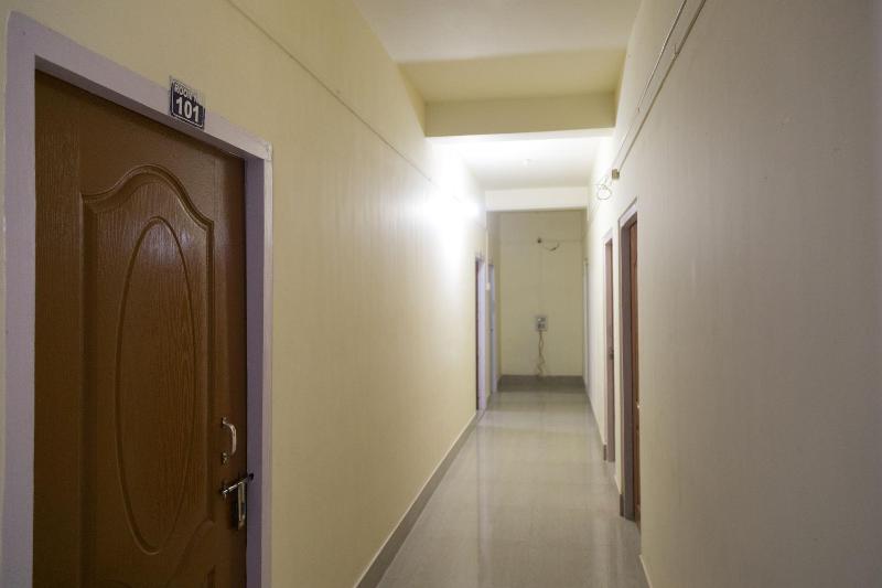 9800 Shree Krishna Guest House image