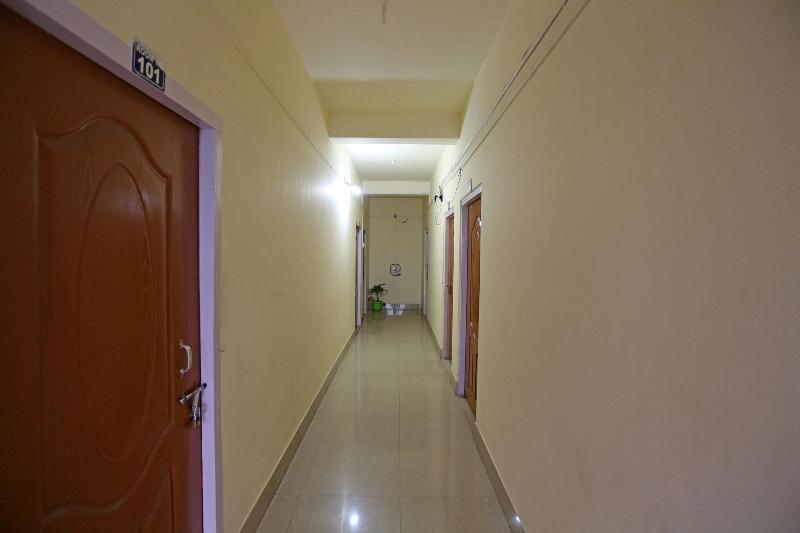 9800 Shree Krishna Guest House image