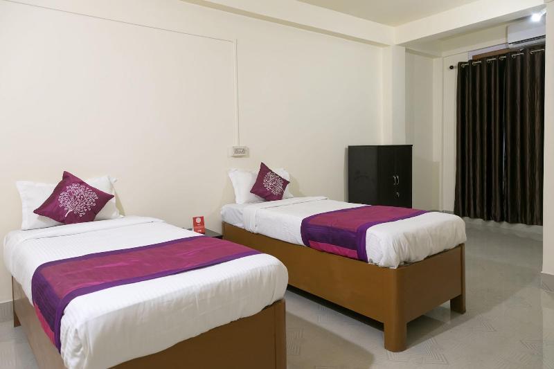 9800 Shree Krishna Guest House image