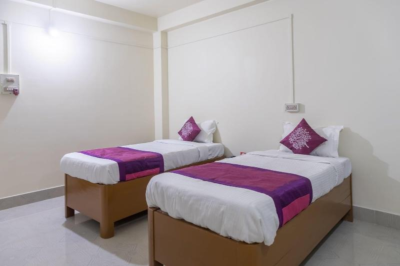 9800 Shree Krishna Guest House image