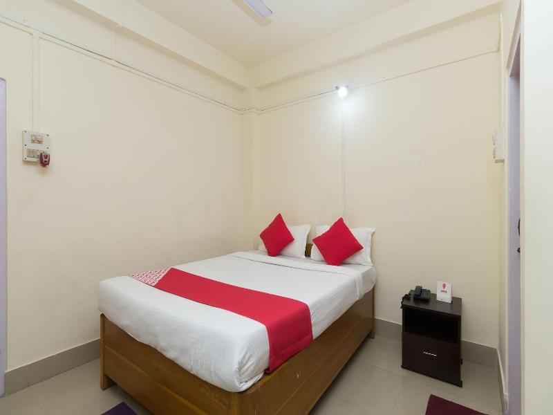 9800 Shree Krishna Guest House image