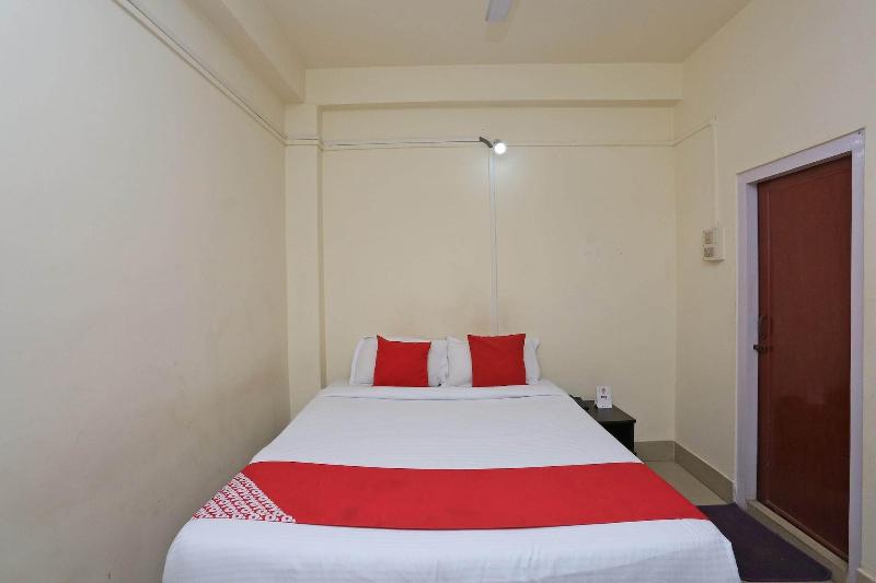 9800 Shree Krishna Guest House image