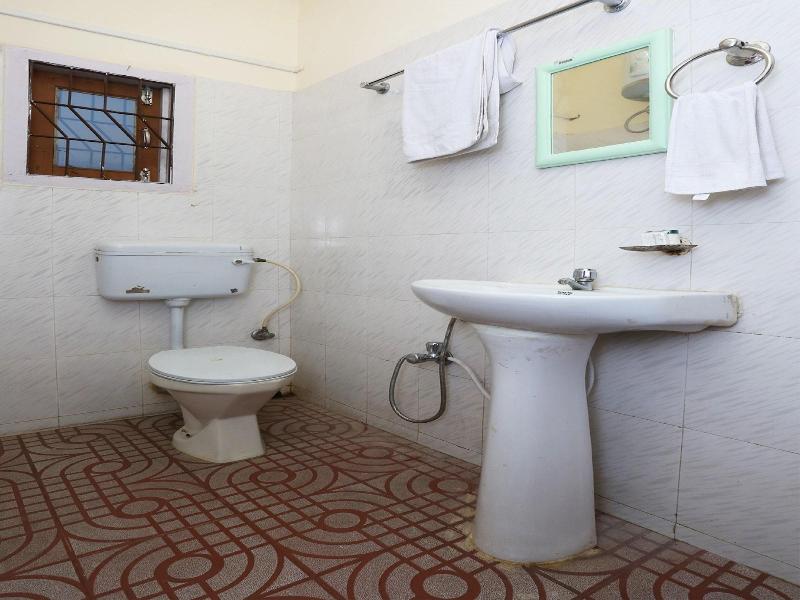 9800 Shree Krishna Guest House image