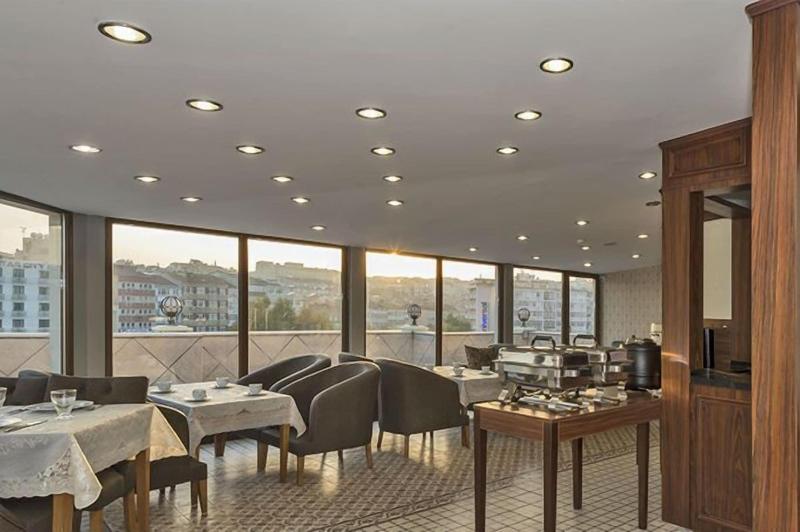 Romeo Hotel image