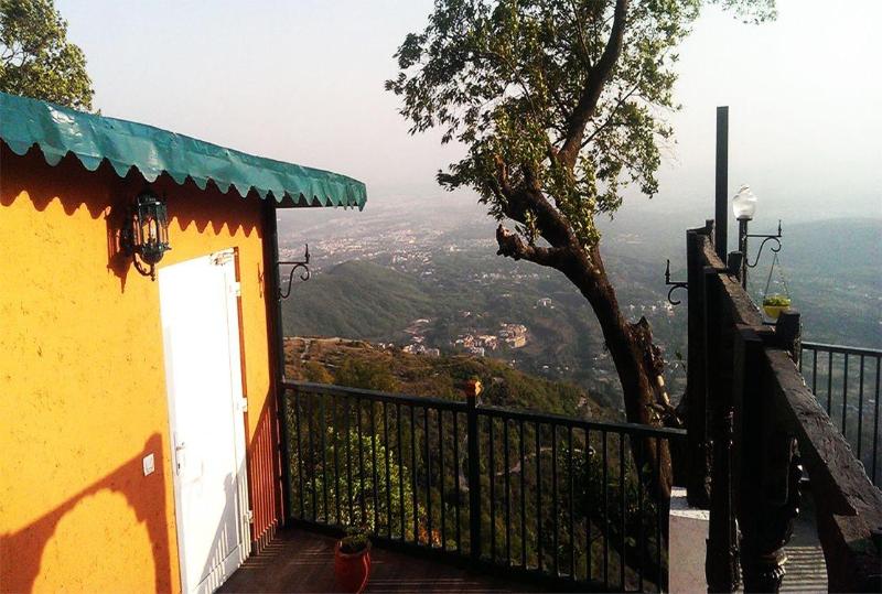 Jharipani Castle image