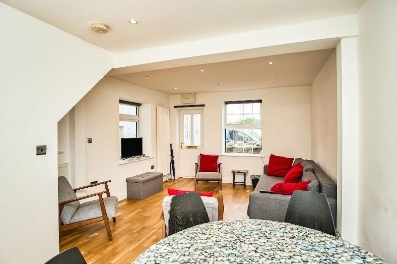 Pebble Cottage image