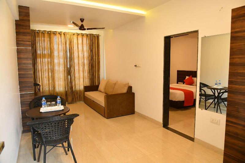 Hotel Royal Orbit image