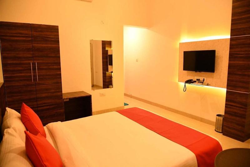 Hotel Royal Orbit image