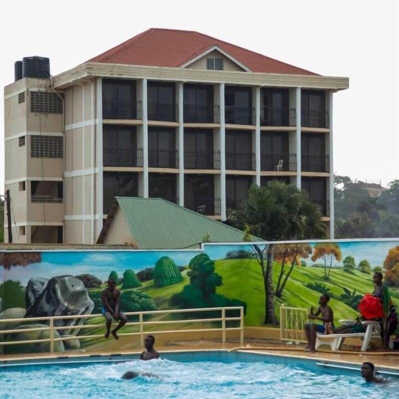 Rest Gardens image