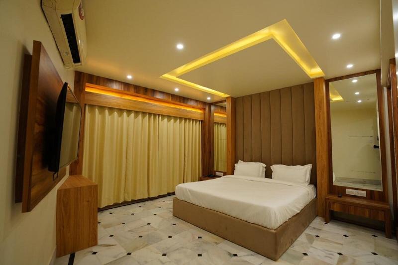 Hotel City Palace image