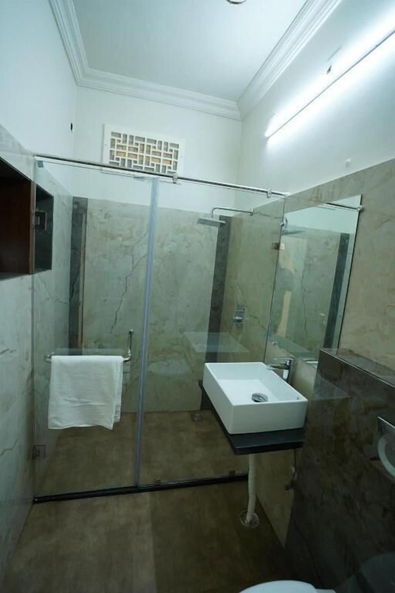 Hotel City Palace image