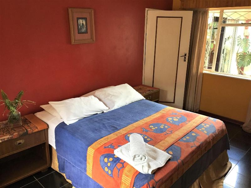 It's A Small World Backpackers Lodge - Hostel image