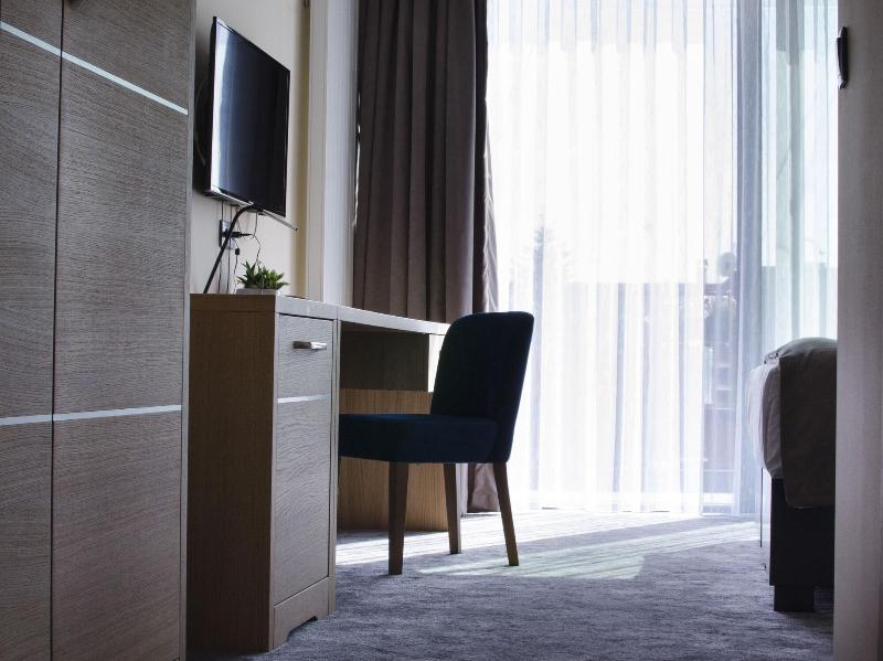 Azza Hotel & Restaurant image