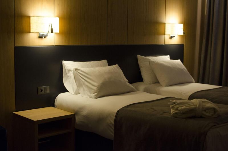 Azza Hotel & Restaurant image